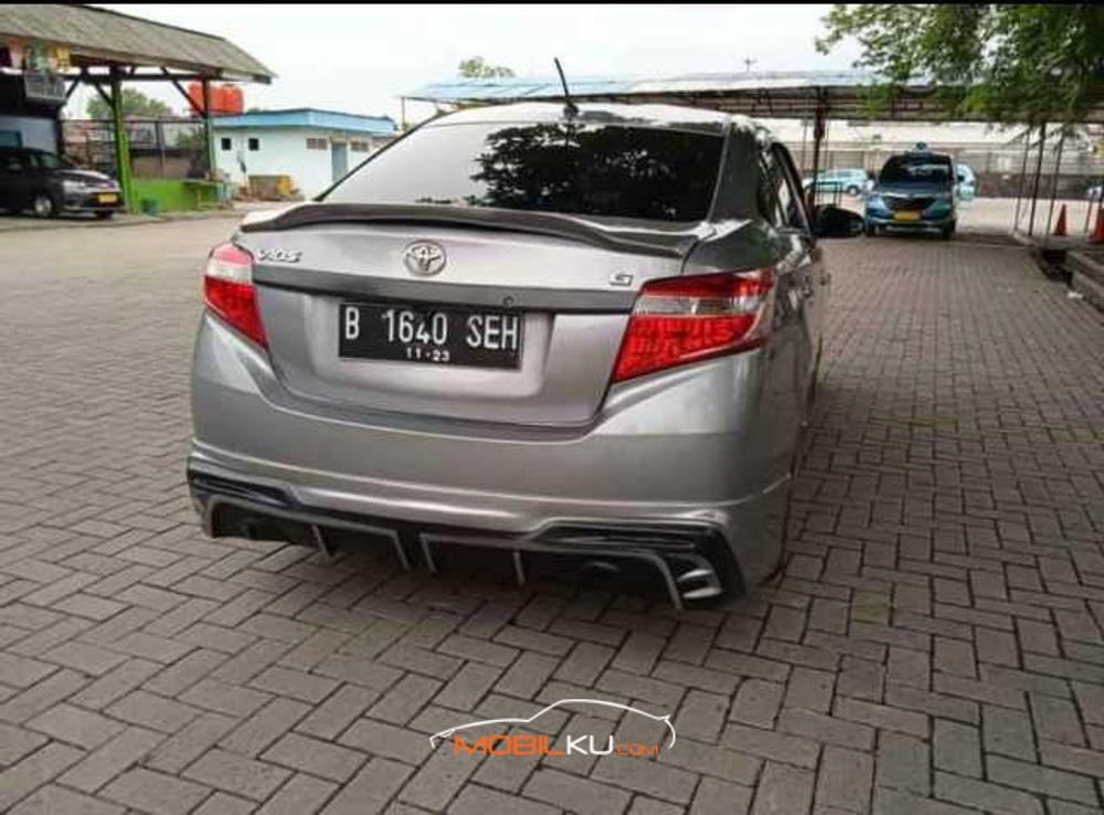Mobil Toyota Vios 2013