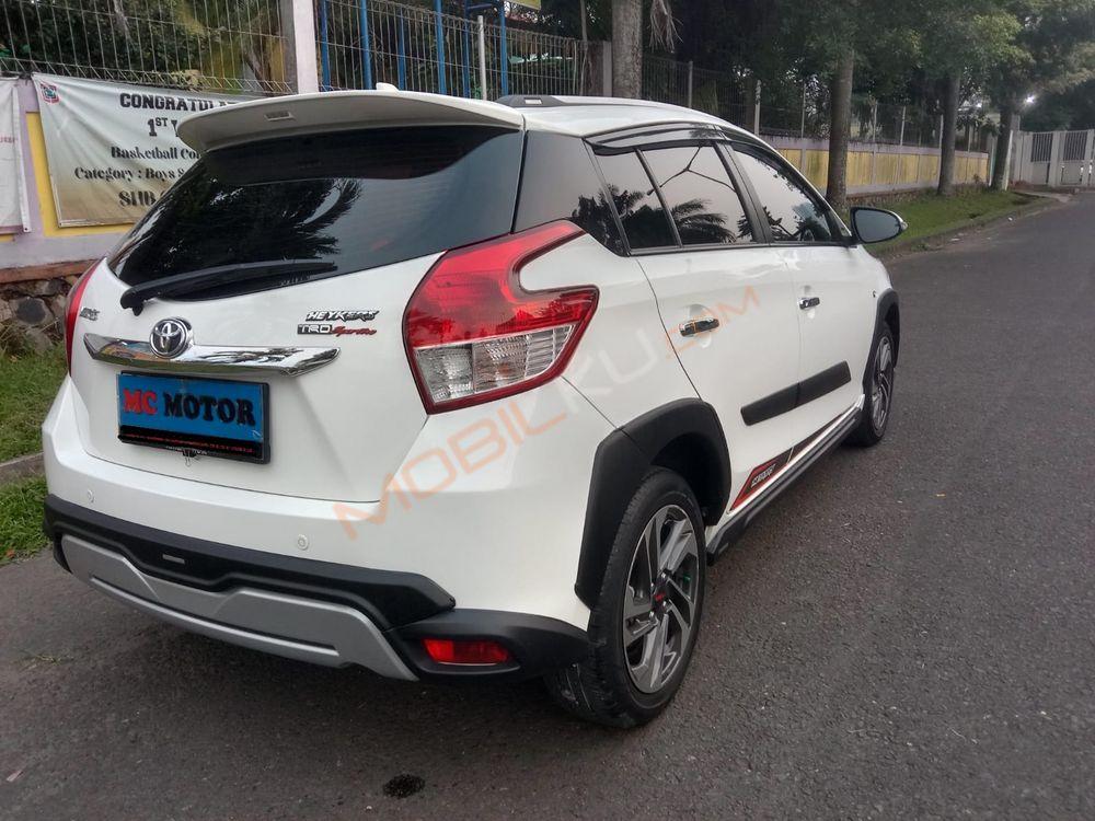 Mobil Toyota Yaris 2021