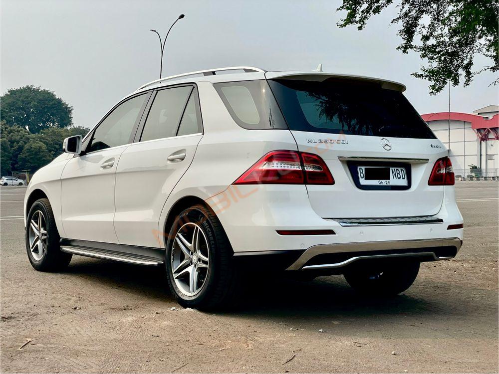 Mobil Mercedes-Benz ML 2015