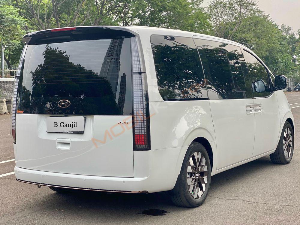 Mobil Hyundai Staria 2022