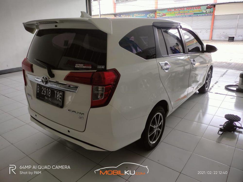 Mobil Toyota Calya 2017
