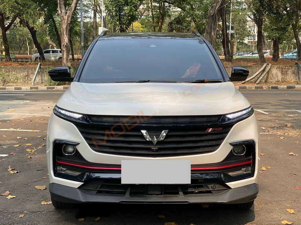 Mobil Wuling Almaz 2022