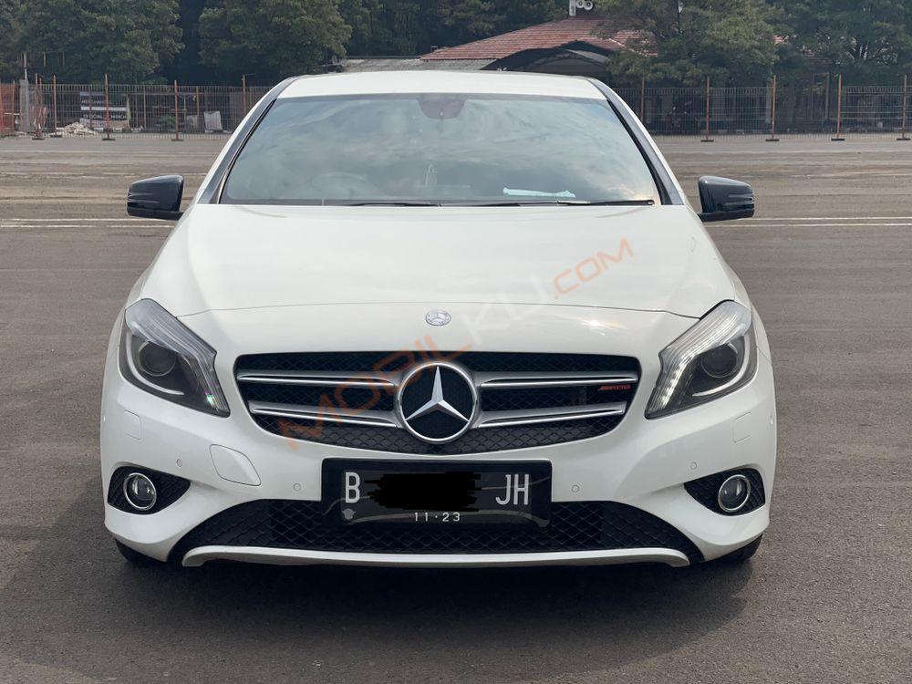 Mobil Mercedes-Benz A-Class 2013