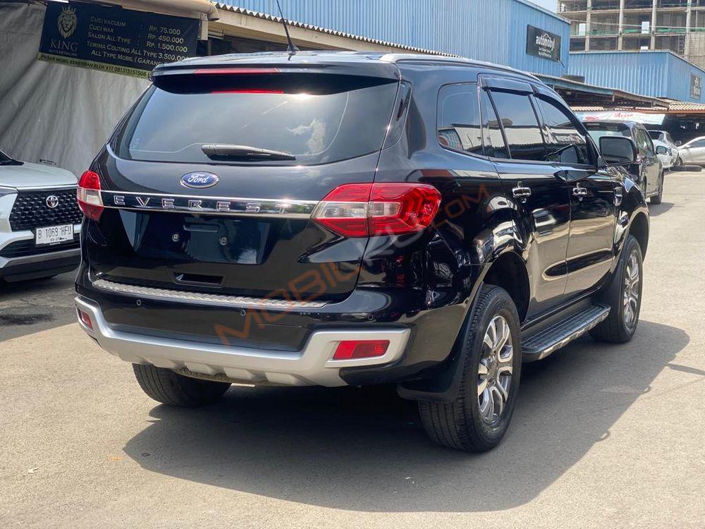 Mobil Ford Everest 2015