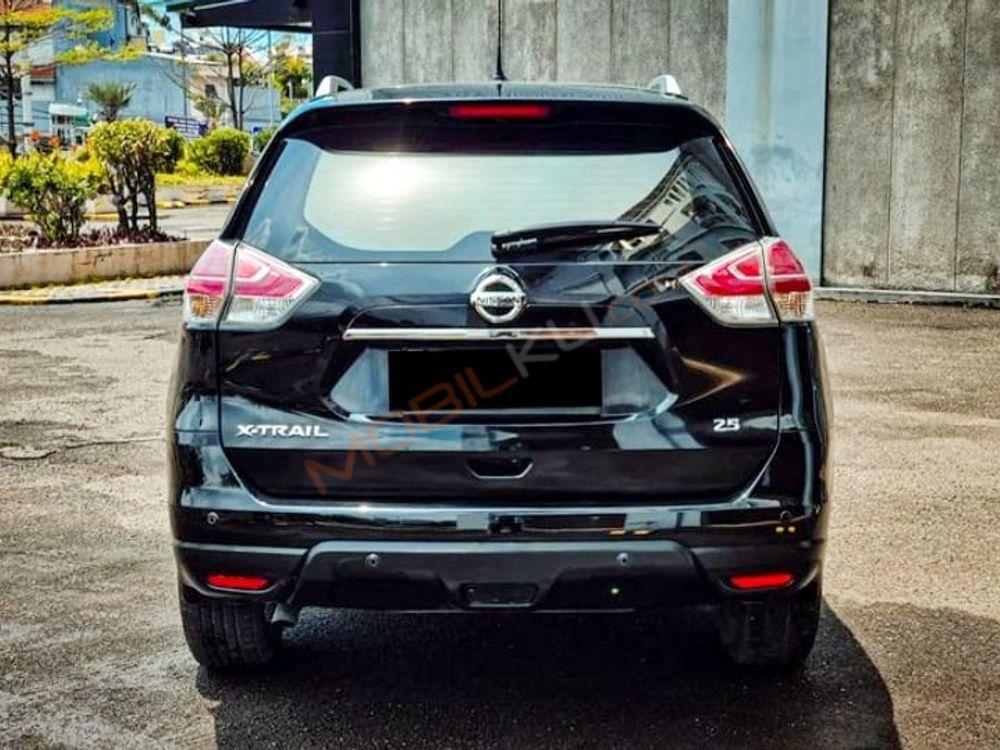 Mobil Nissan X-Trail 2015