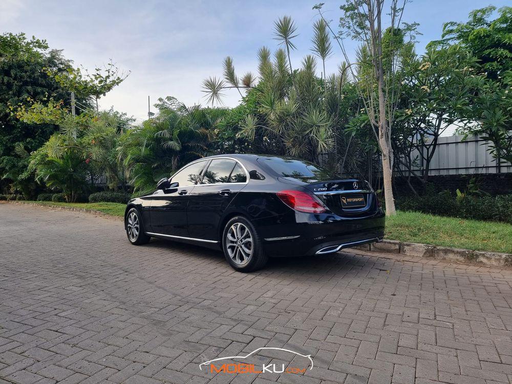Mobil Mercedes-Benz C-Class 2015