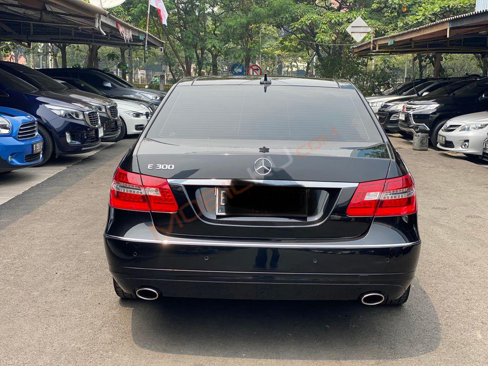 Mobil Mercedes-Benz E-Class 2011