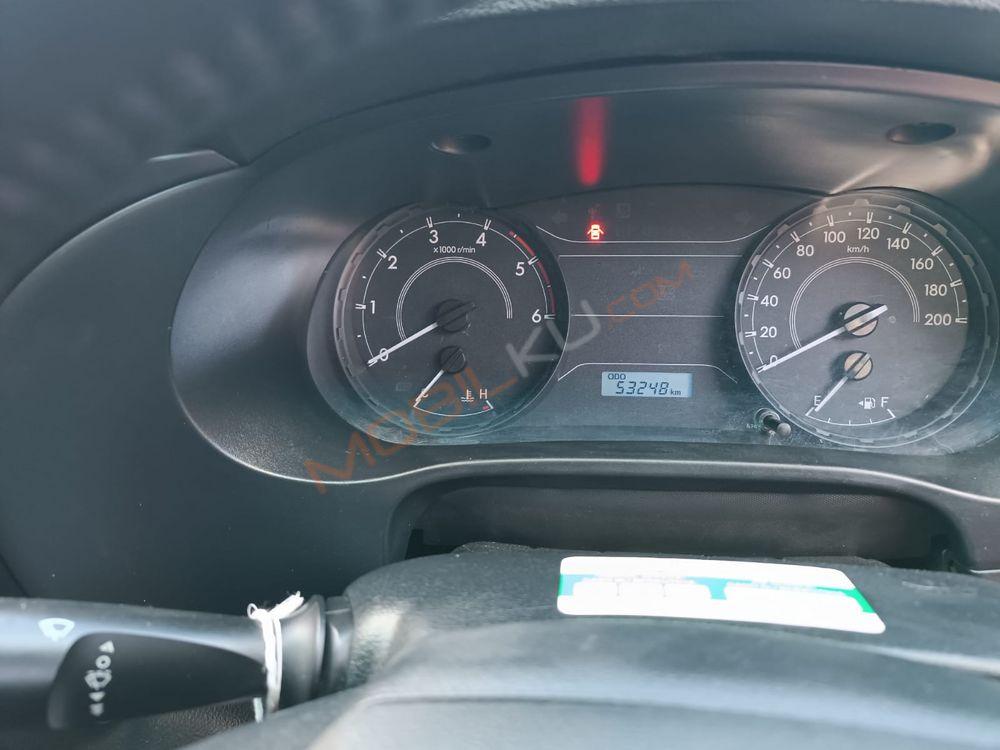 Mobil Toyota Hilux 2019