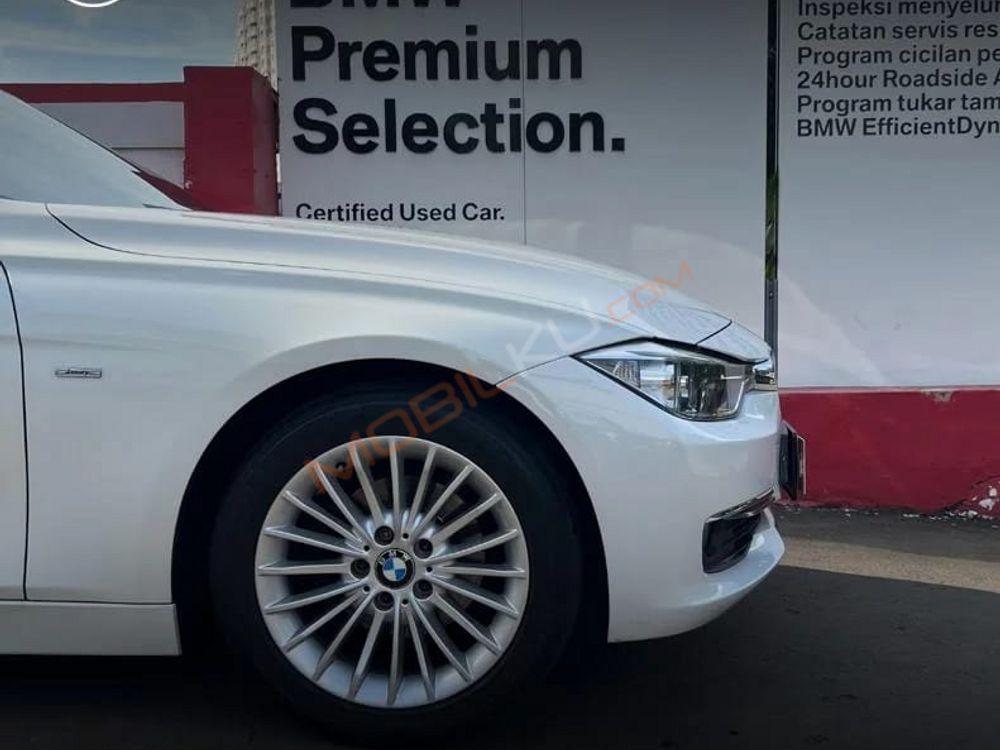 Mobil BMW 3 Series 2013