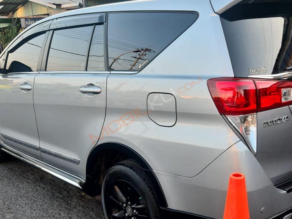 Mobil Toyota Kijang Innova 2019