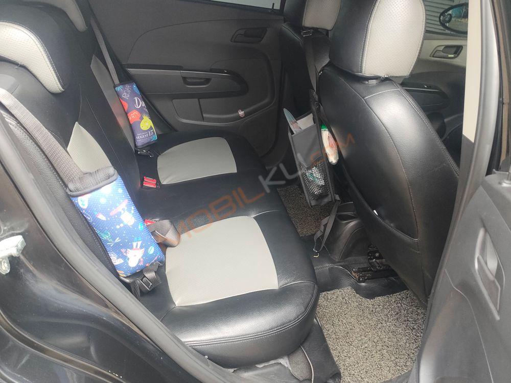 Mobil Chevrolet Aveo 2013