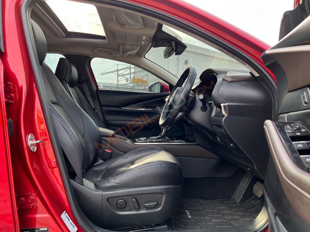 Mobil Mazda CX-30 2021