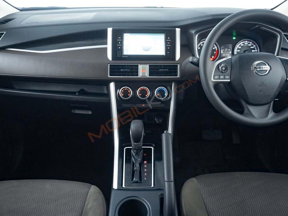 Mobil Nissan Livina 2019