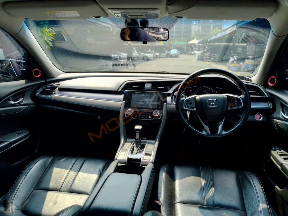 Mobil Honda Civic Sedan 2017