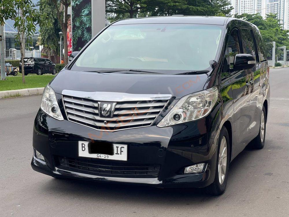Mobil Toyota Alphard 2010