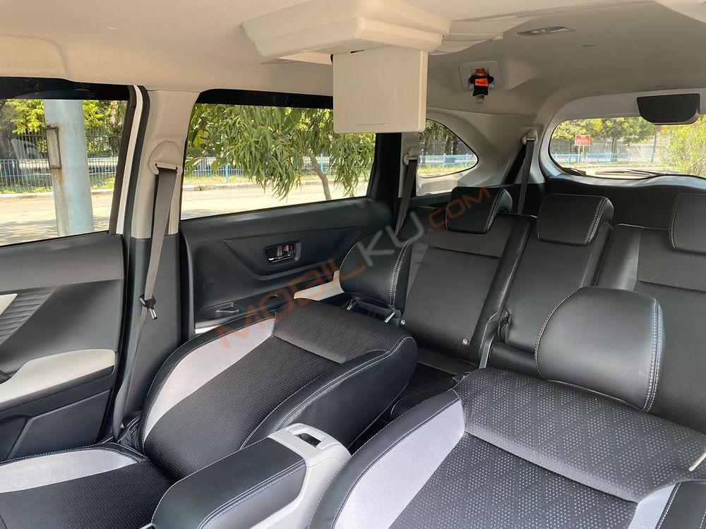 Mobil Toyota Veloz 2022