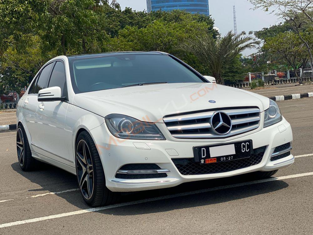 Mobil Mercedes-Benz C-Class 2013