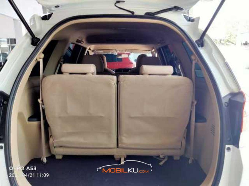 Mobil Honda Mobilio 2016