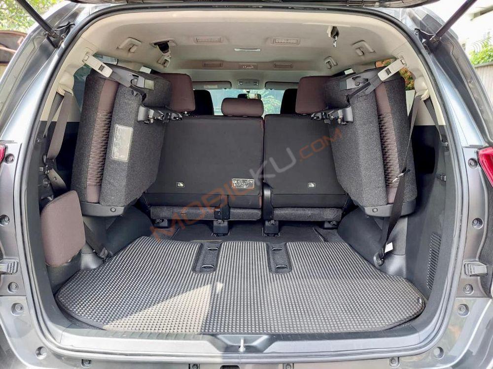 Mobil Toyota Kijang Innova 2021