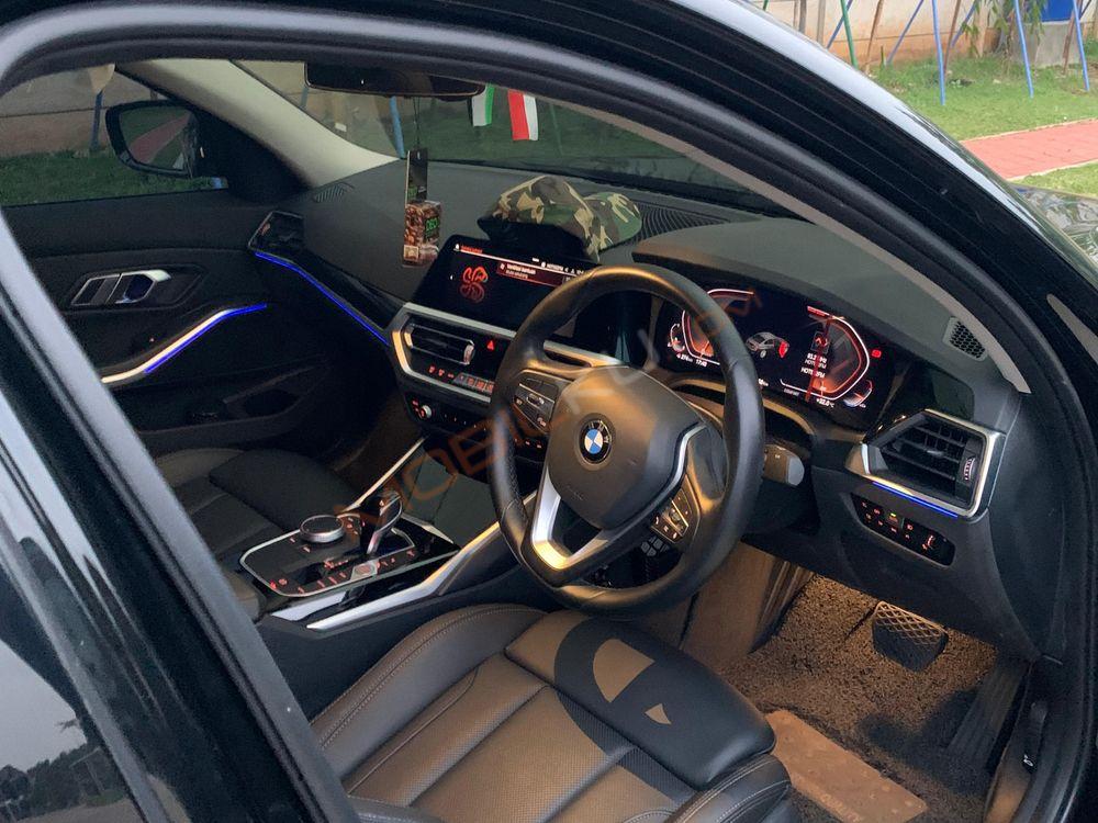 Mobil BMW 3 Series 2022