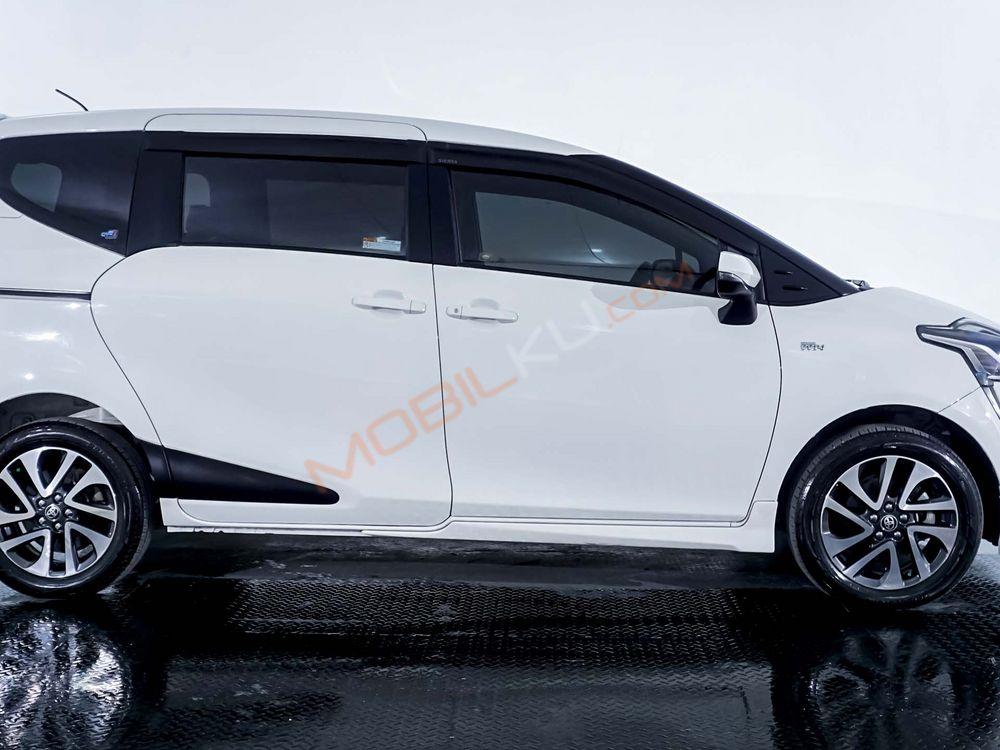 Mobil Toyota Sienta 2018