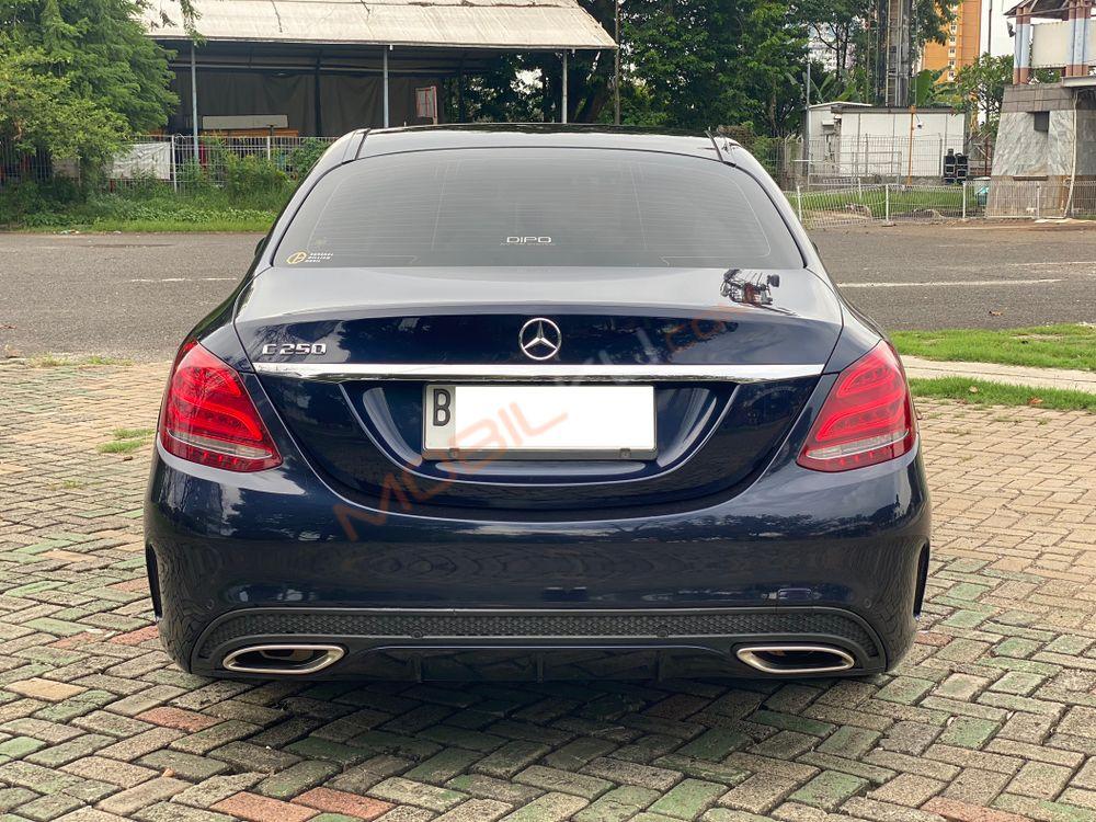 Mobil Mercedes-Benz C-Class 2016