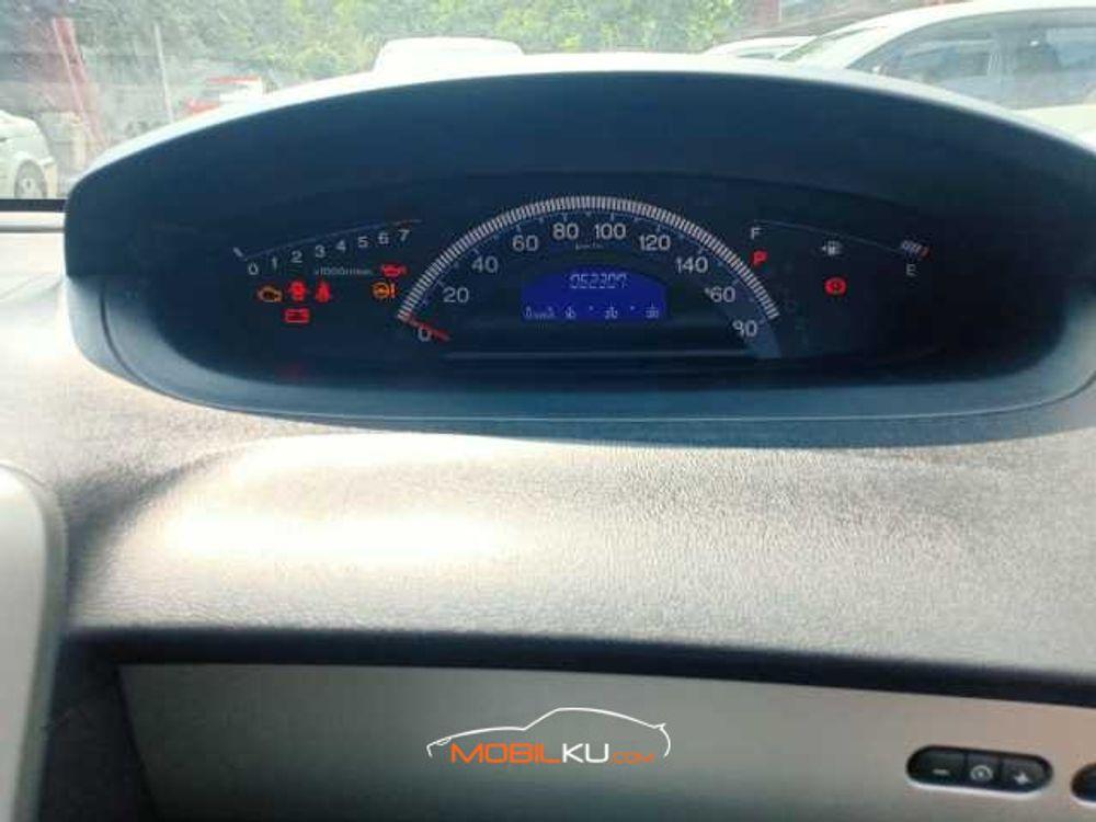 Mobil Honda Freed 2015