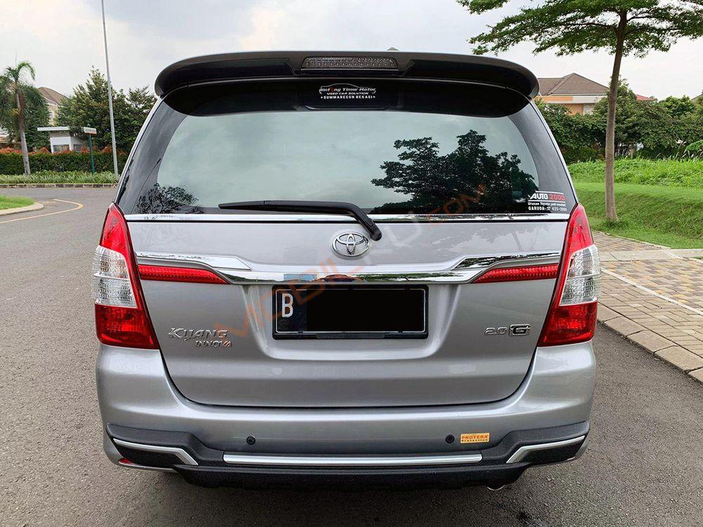 Mobil Toyota Kijang Innova 2015