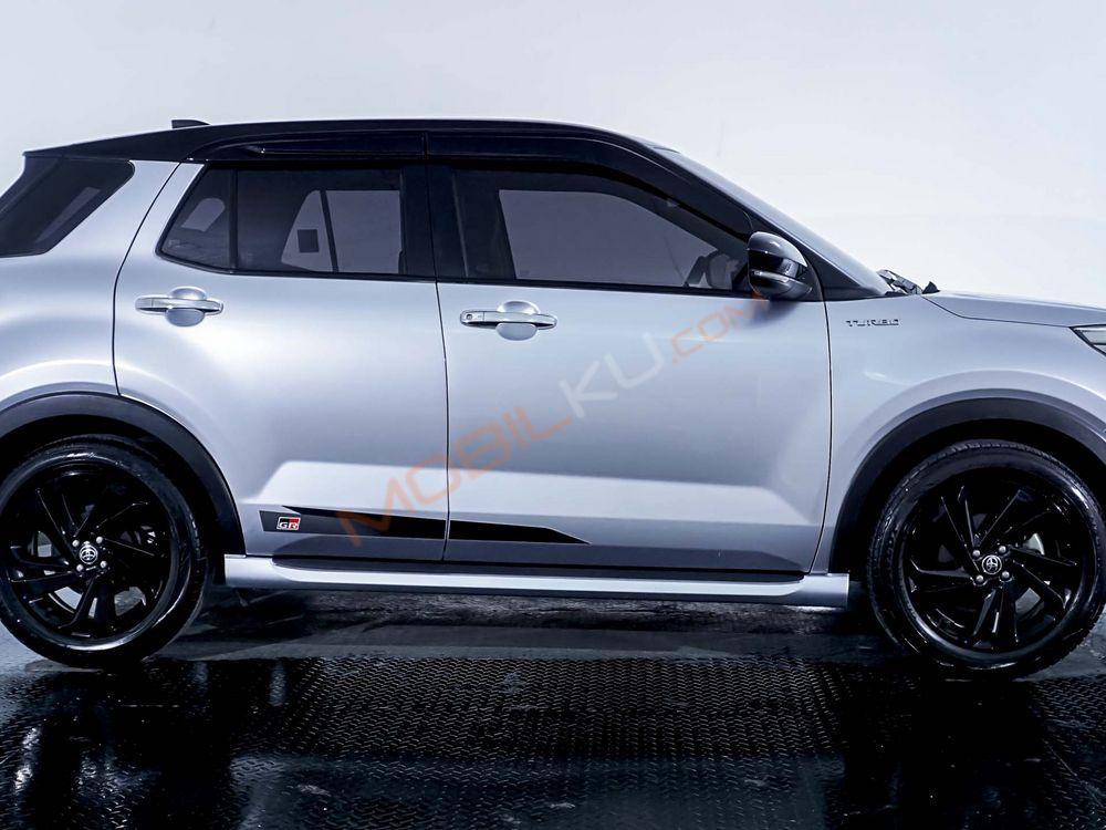 Mobil Toyota Raize 2021