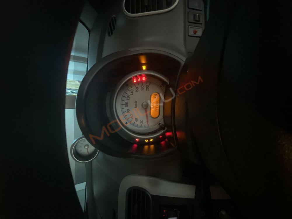Mobil Suzuki Splash 2012