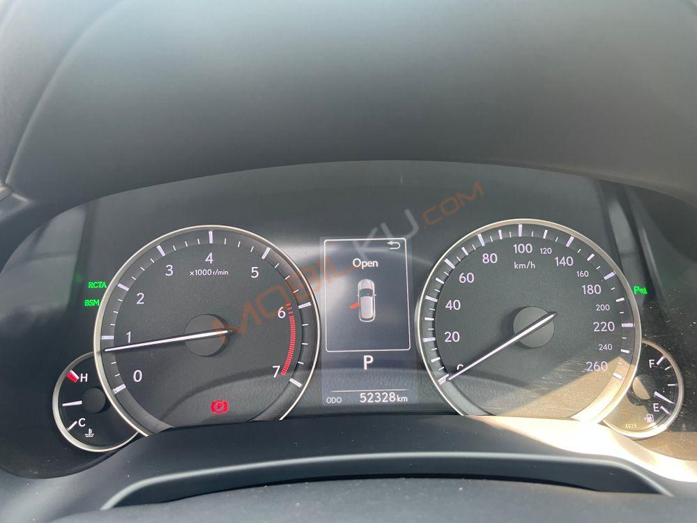 Mobil Lexus RX 2018
