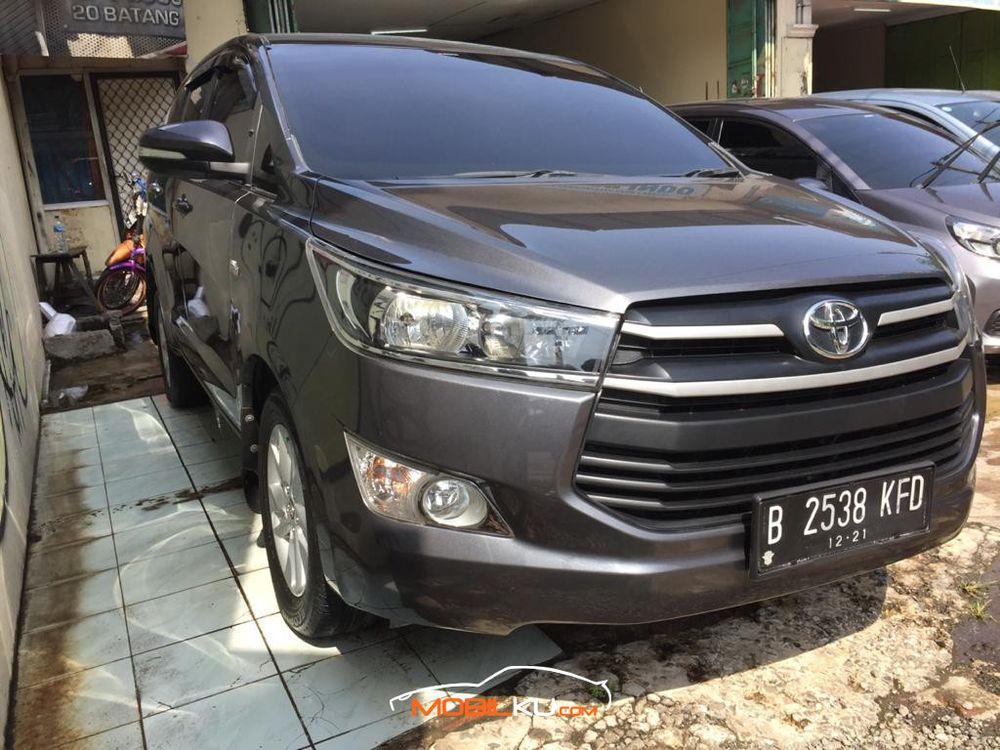 Mobil Toyota Kijang Innova 2016