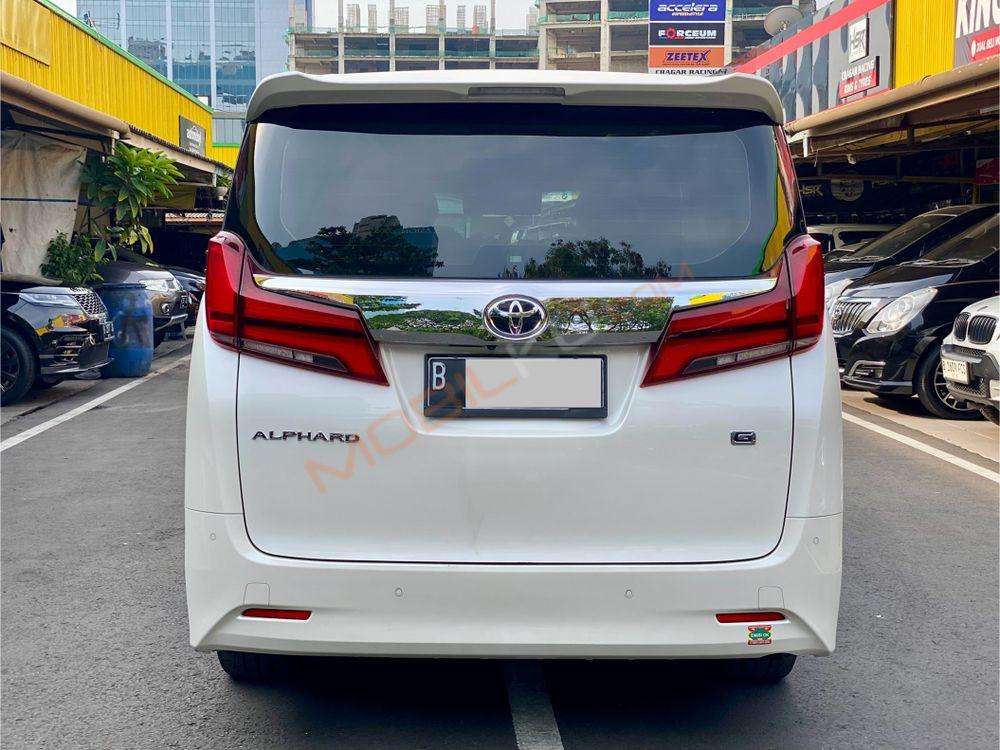 Mobil Toyota Alphard 2020
