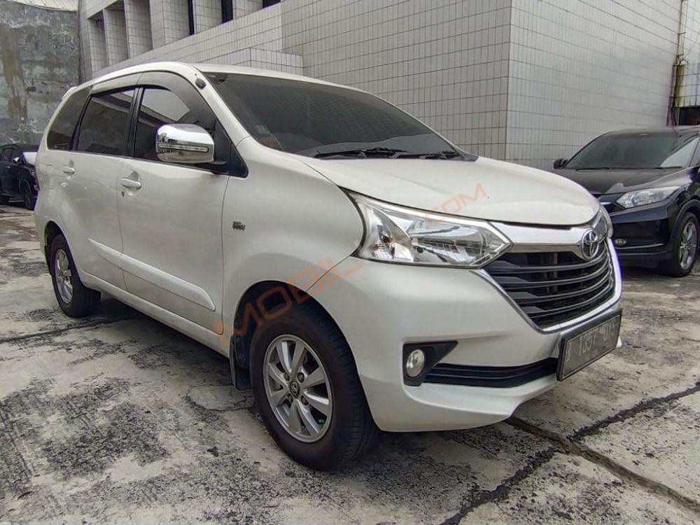 Mobil Toyota Avanza 2015