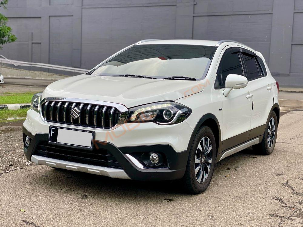 Mobil Suzuki SX4 2017