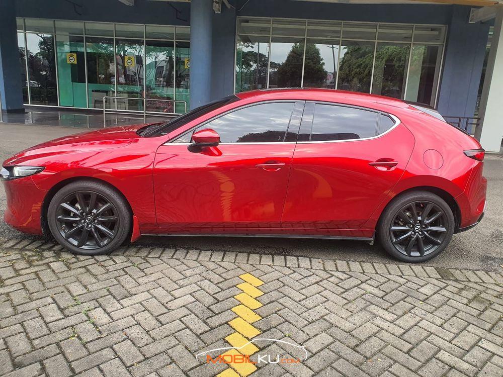 Mobil Mazda 3 2020