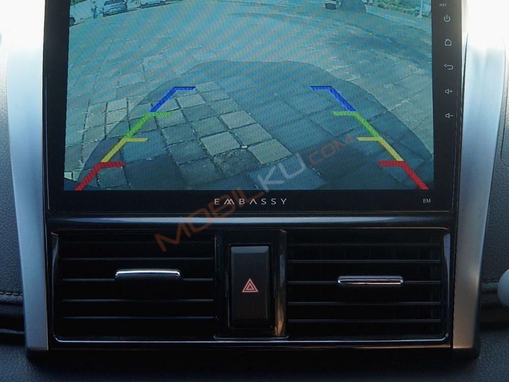 Mobil Toyota Yaris 2015