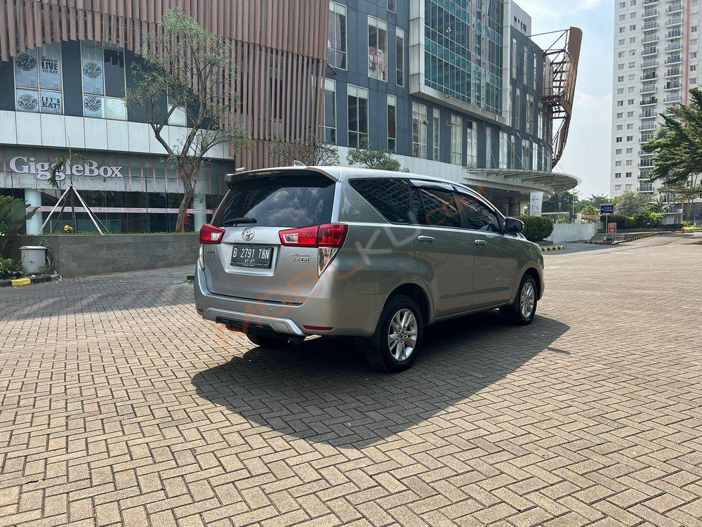 Mobil Toyota Kijang Innova 2017