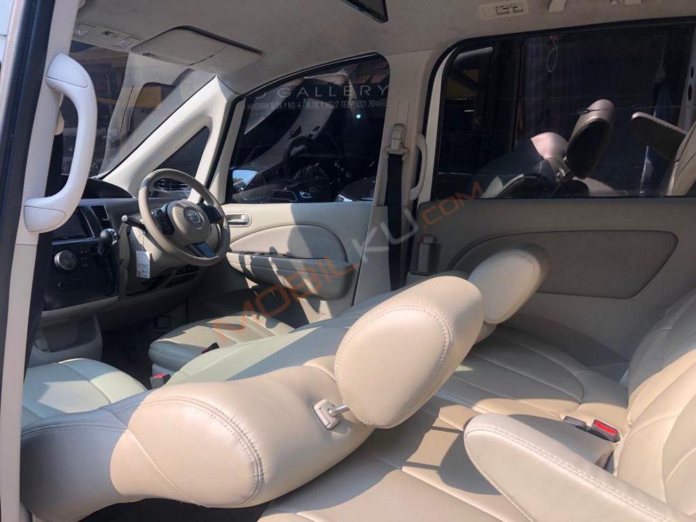 Mobil Mazda Biante 2014