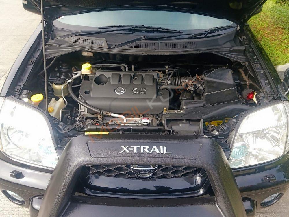 Mobil Nissan X-Trail 2004
