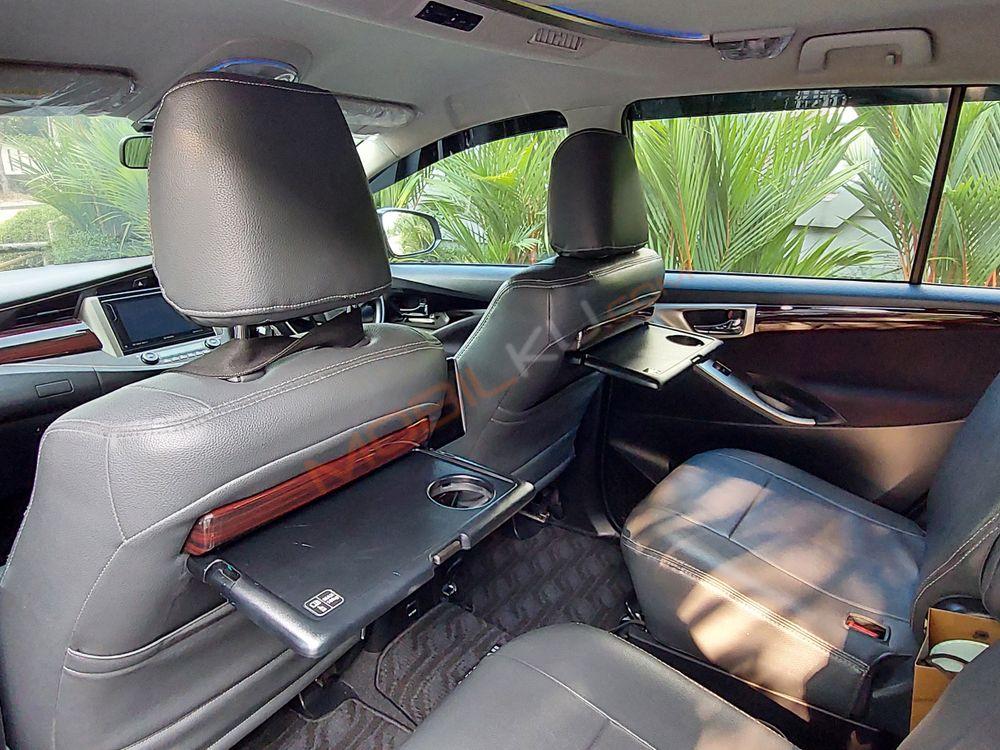 Mobil Toyota Kijang Innova 2018