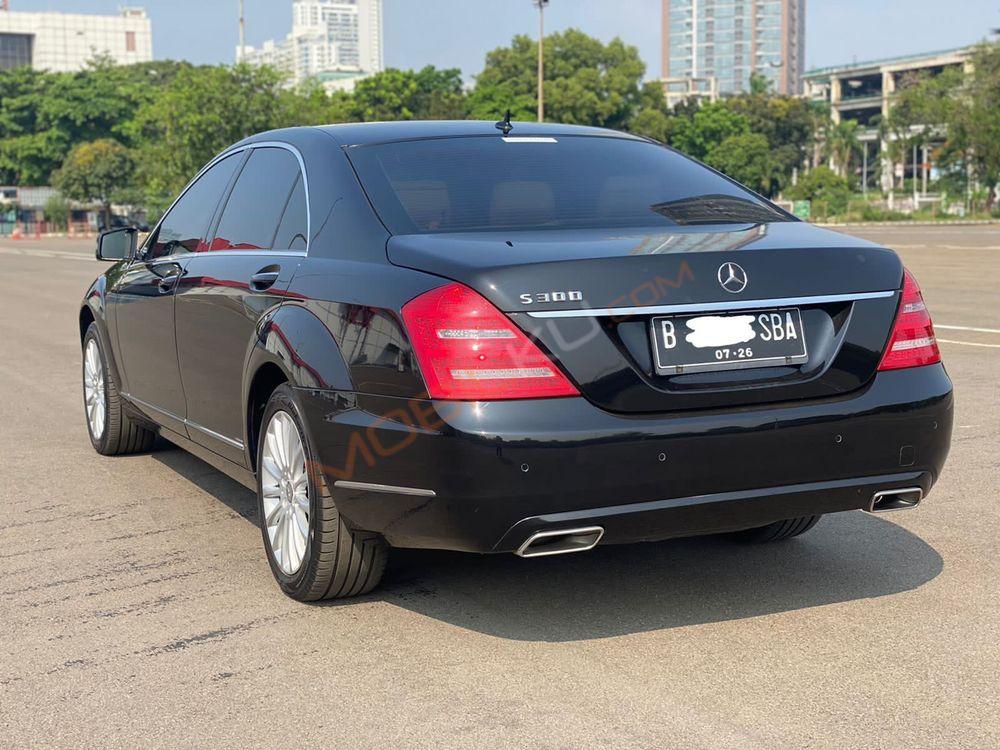 Mobil Mercedes-Benz S-Class 2011