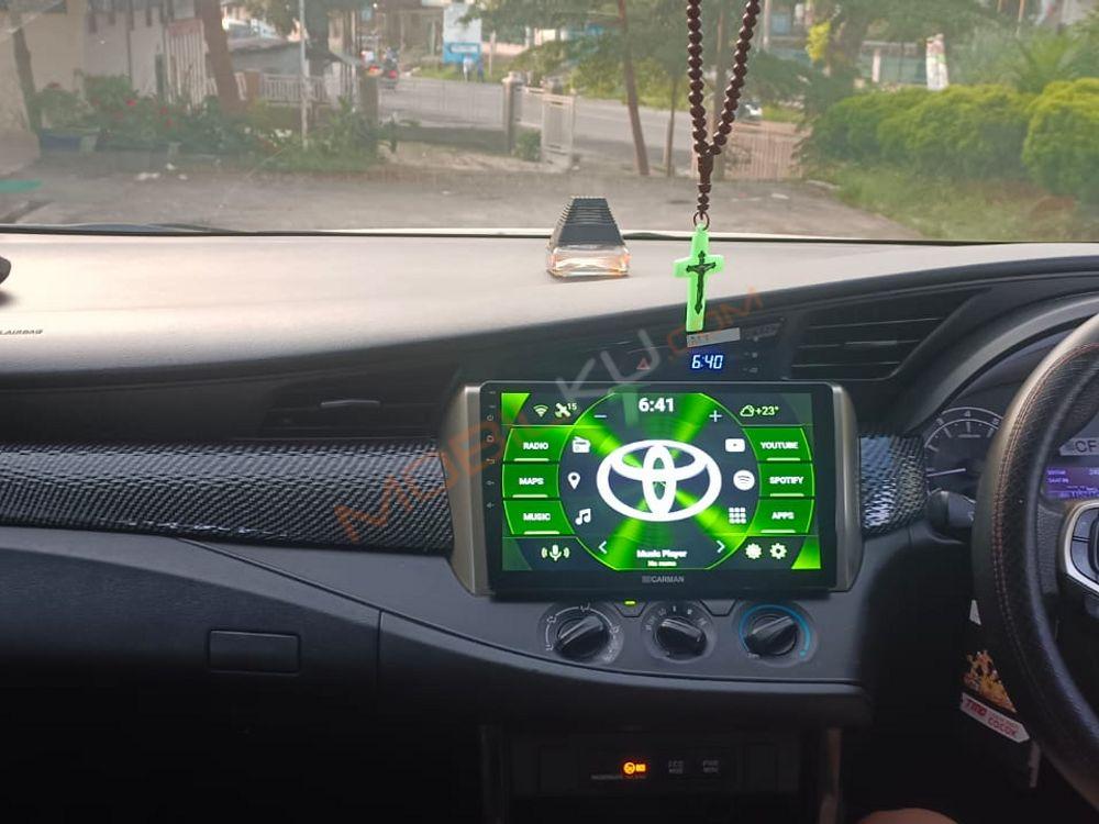 Mobil Toyota Kijang Innova 2016