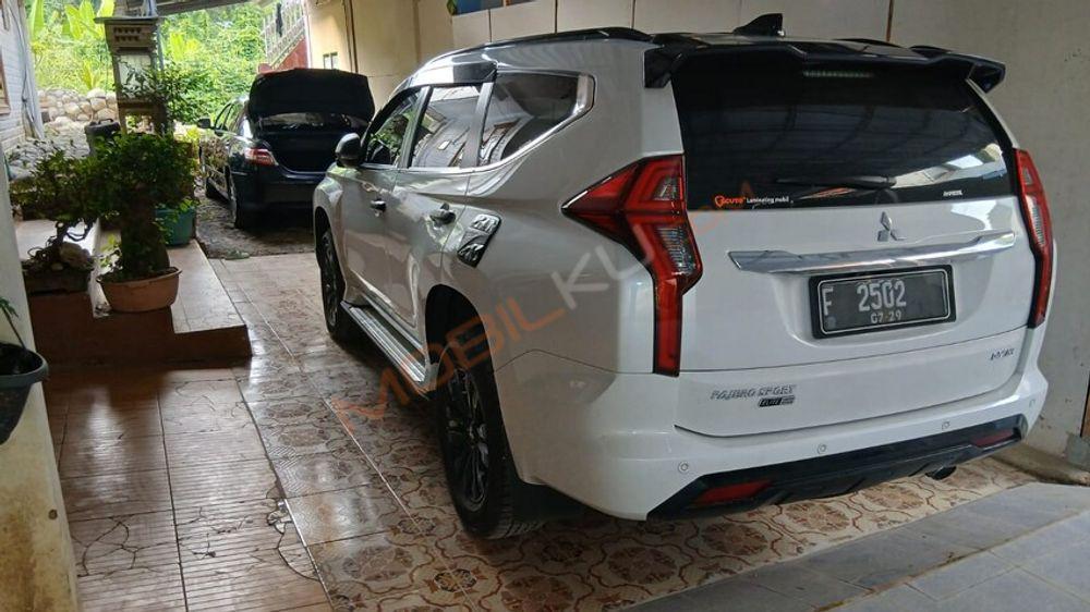 Mobil Mitsubishi Pajero Sport 2024