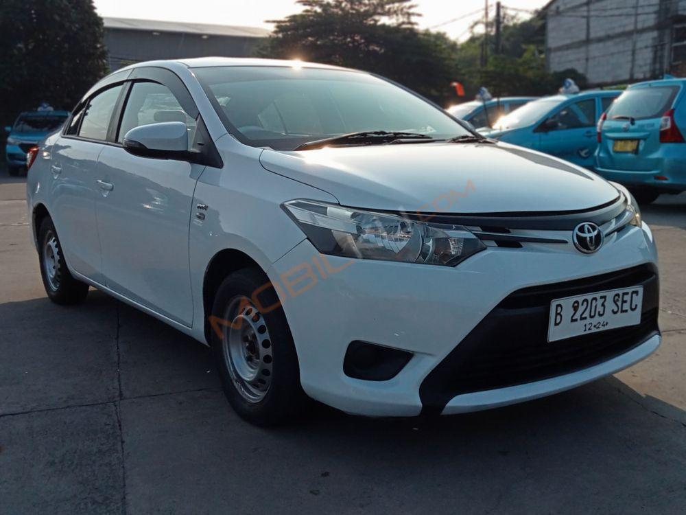 Mobil Toyota Limo 2014
