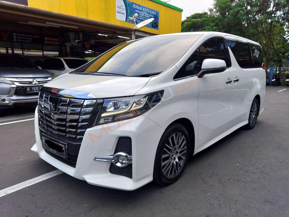 Mobil Toyota Alphard 2016