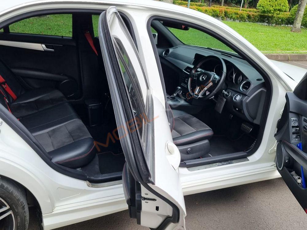 Mobil Mercedes-Benz C-Class 2013