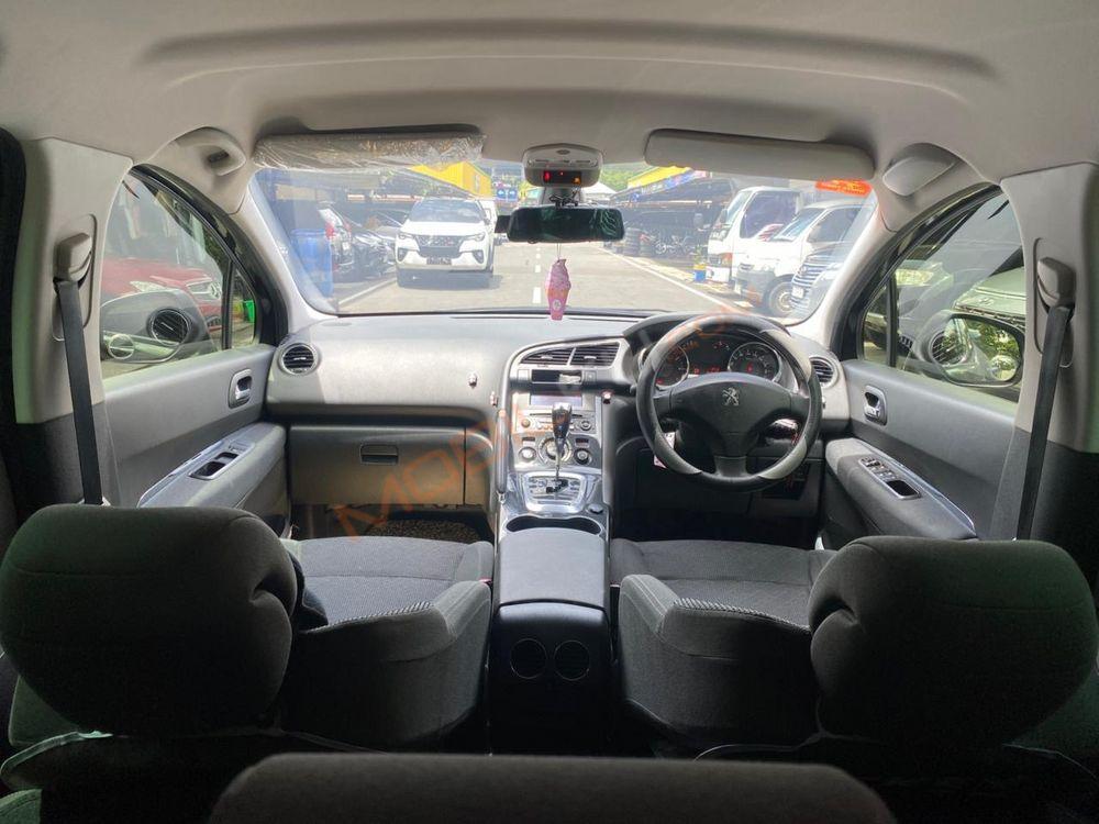 Mobil Peugeot 3008 2016