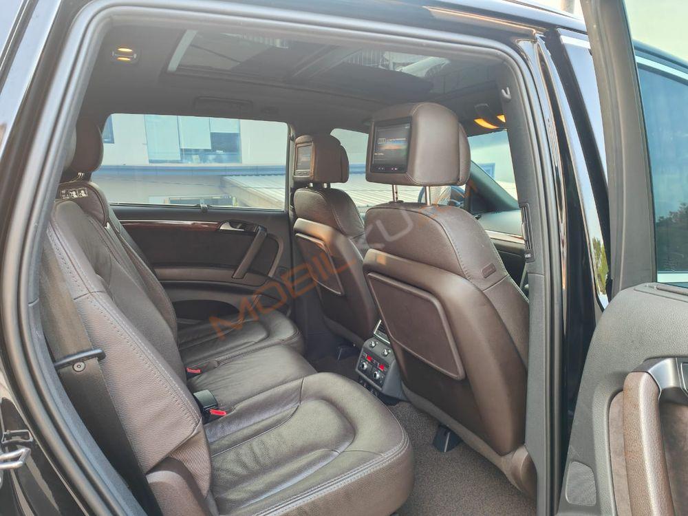 Mobil Audi Q7 2014
