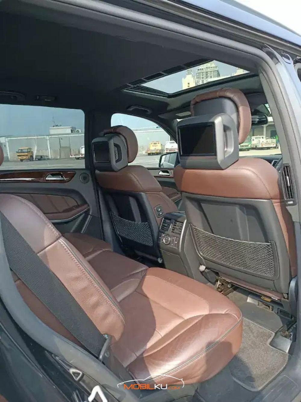 Mobil Mercedes-Benz GL 2014